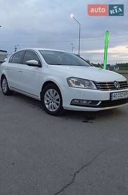 Седан Volkswagen Passat 2012 в Виноградове