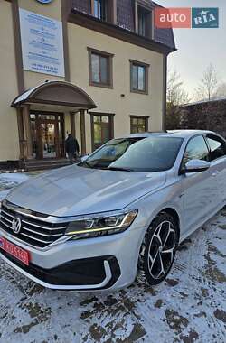 Седан Volkswagen Passat 2020 в Кременчуге