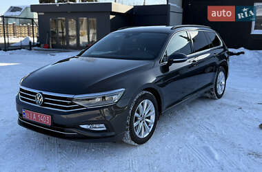 Универсал Volkswagen Passat 2022 в Луцке