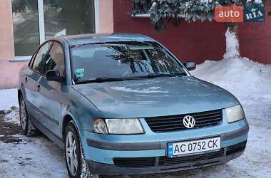 Седан Volkswagen Passat 1997 в Луцьку