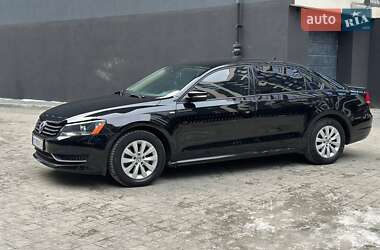 Седан Volkswagen Passat 2013 в Ивано-Франковске