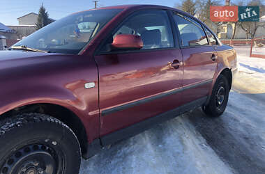 Седан Volkswagen Passat 1998 в Николаеве