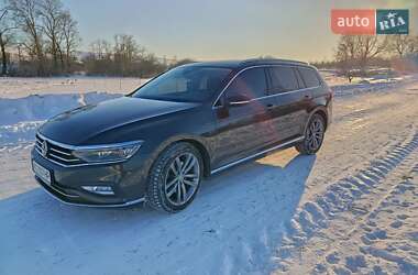 Универсал Volkswagen Passat 2020 в Локачах