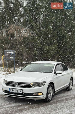 Седан Volkswagen Passat 2015 в Умані