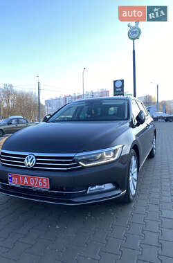 Универсал Volkswagen Passat 2017 в Луцке