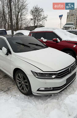Седан Volkswagen Passat 2017 в Львові