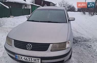Седан Volkswagen Passat 1998 в Теофиполе