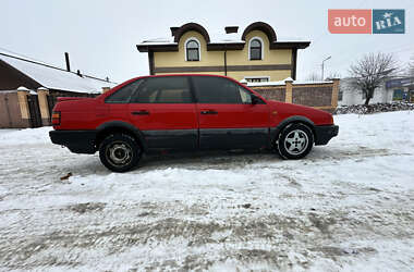 Седан Volkswagen Passat 1993 в Чуднові