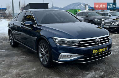 Седан Volkswagen Passat 2019 в Мукачевому