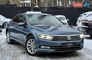 Седан Volkswagen Passat 2015 в Киеве