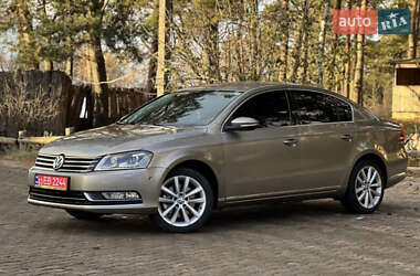 Седан Volkswagen Passat 2012 в Сарнах