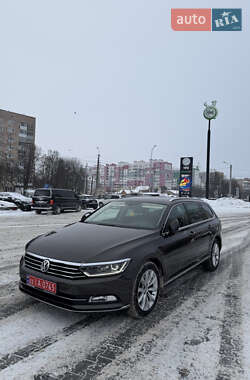 Універсал Volkswagen Passat 2017 в Луцьку
