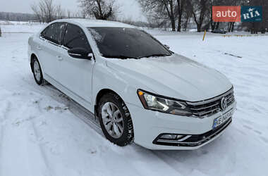 Седан Volkswagen Passat 2017 в Дніпрі