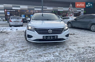 Седан Volkswagen Passat 2019 в Киеве