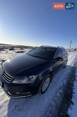 Універсал Volkswagen Passat 2012 в Лозовій
