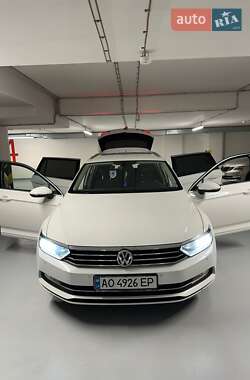 Універсал Volkswagen Passat 2015 в Ужгороді