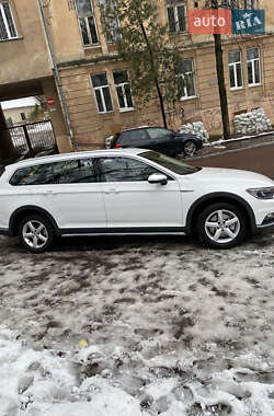 Универсал Volkswagen Passat 2016 в Львове