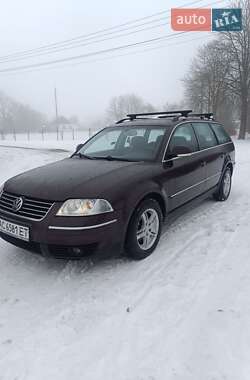 Універсал Volkswagen Passat 2004 в Голобах