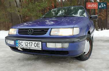 Універсал Volkswagen Passat 1994 в Яворові