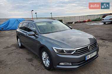 Універсал Volkswagen Passat 2016 в Рівному