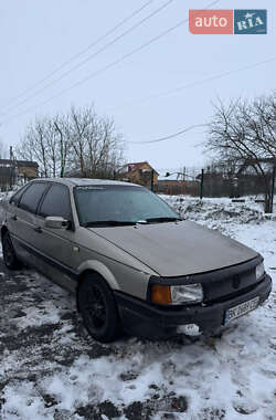 Седан Volkswagen Passat 1988 в Ровно