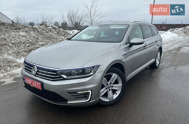 Универсал Volkswagen Passat 2017 в Киеве