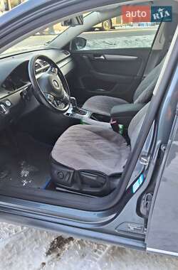 Универсал Volkswagen Passat 2011 в Яремче