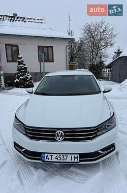 Седан Volkswagen Passat 2017 в Ивано-Франковске