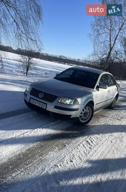 Седан Volkswagen Passat 2000 в Мене