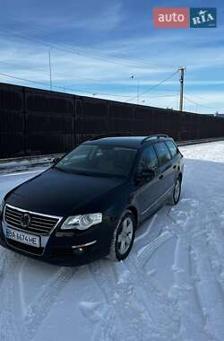 Универсал Volkswagen Passat 2010 в Помошной