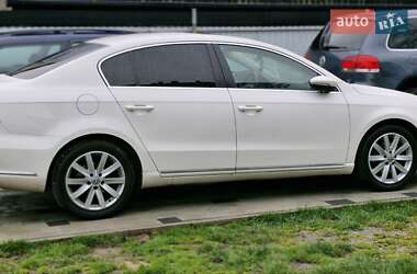 Седан Volkswagen Passat 2012 в Львові