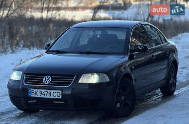 Седан Volkswagen Passat 2001 в Ровно