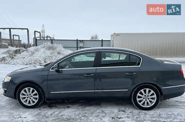Седан Volkswagen Passat 2010 в Луцьку