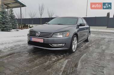 Седан Volkswagen Passat 2014 в Луцке
