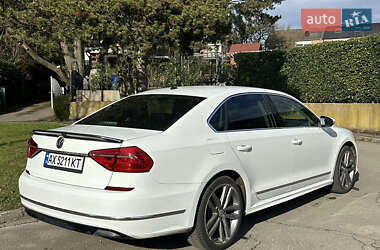 Седан Volkswagen Passat 2016 в Львове