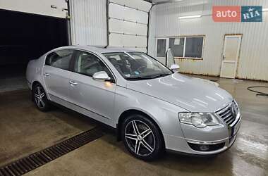 Седан Volkswagen Passat 2008 в Житомирі