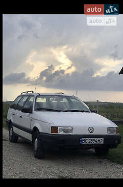 Универсал Volkswagen Passat 1992 в Самборе