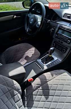 Универсал Volkswagen Passat 2011 в Яремче