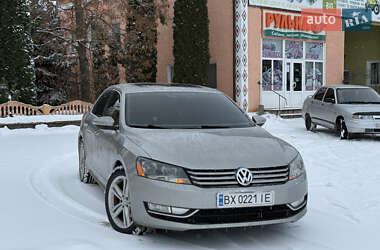 Седан Volkswagen Passat 2012 в Теофиполе
