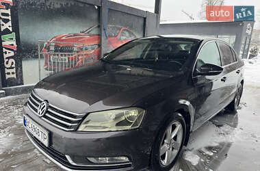 Седан Volkswagen Passat 2011 в Львові