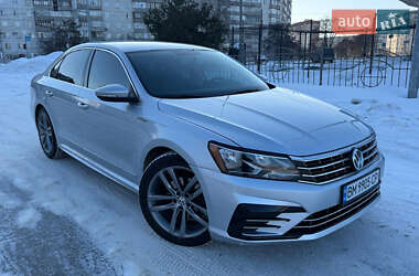 Седан Volkswagen Passat 2016 в Сумах