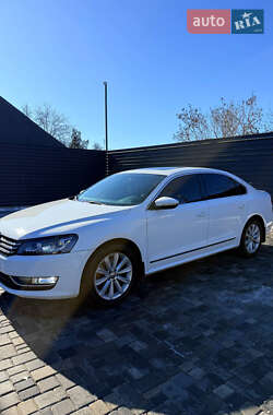 Седан Volkswagen Passat 2012 в Кропивницком