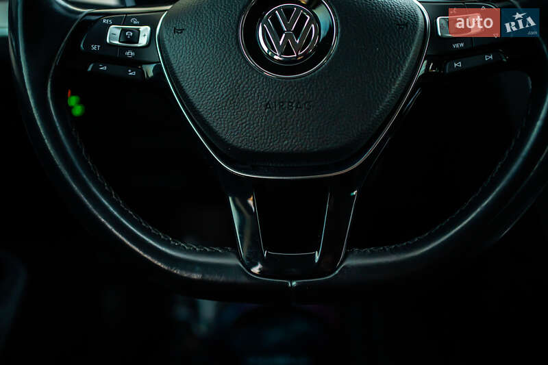 Универсал Volkswagen Passat 2019 в Луцке фото 77 Универсал Volkswagen Passat 2019 в Луцке