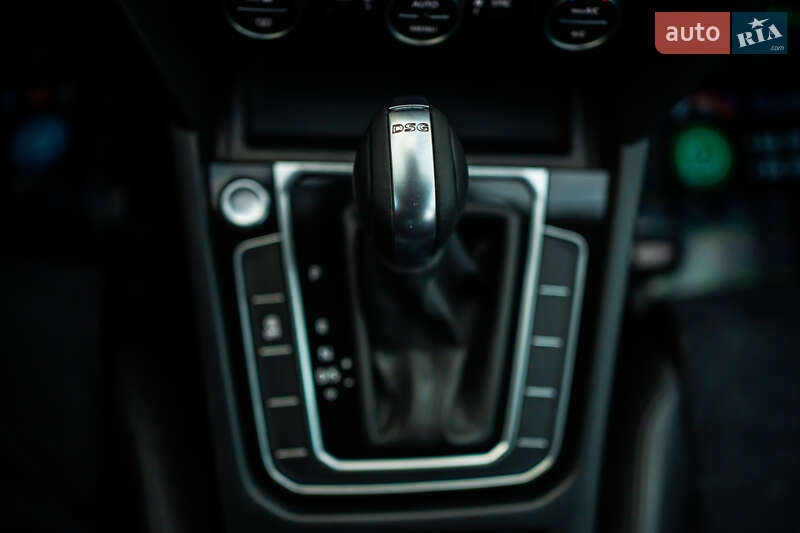 Универсал Volkswagen Passat 2019 в Луцке фото 82 Универсал Volkswagen Passat 2019 в Луцке