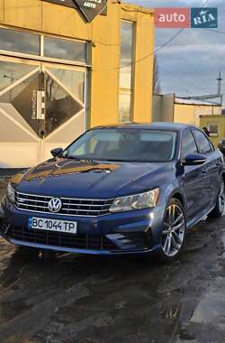 Седан Volkswagen Passat 2016 в Львове