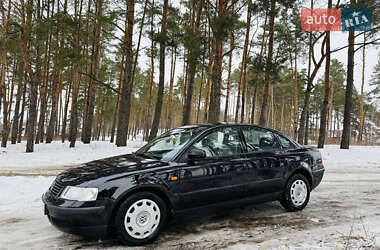 Седан Volkswagen Passat 1999 в Вараші