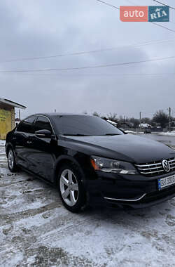 Седан Volkswagen Passat 2011 в Харкові