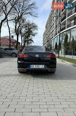 Седан Volkswagen Passat 2015 в Ужгороді