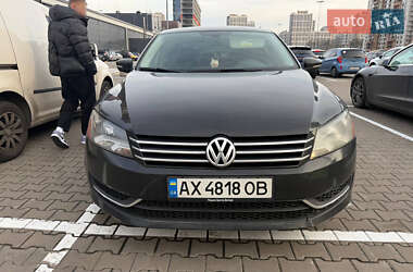 Седан Volkswagen Passat 2012 в Києві