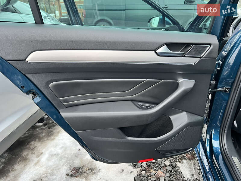 Универсал Volkswagen Passat 2020 в Луцке